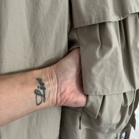 Chaus Sport Short Beige Tiered Jacket - Picture 2 of 15